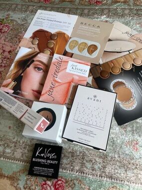Clean Beauty bundle with makeup bag
